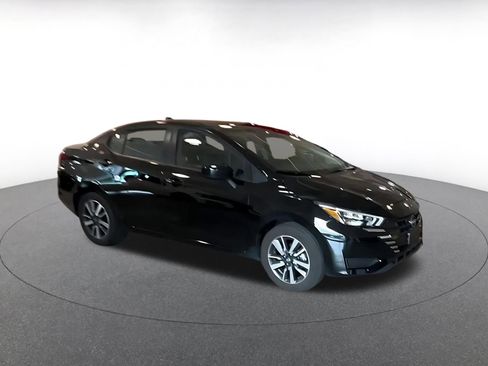 Used 2025 Nissan Versa SV FWD image 2