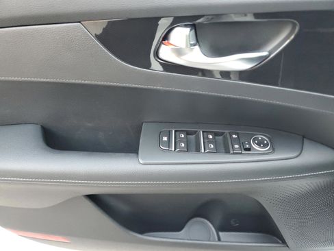 Certified 2024 Kia Forte GT-Line image 18