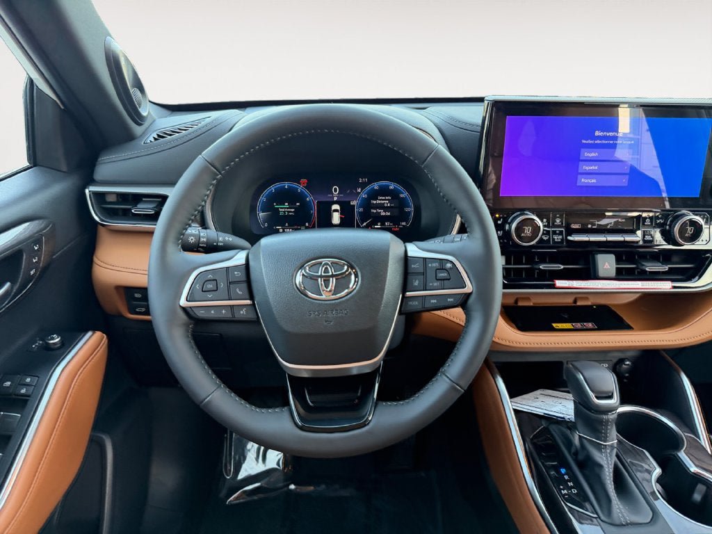 New 2026 Toyota Highlander Platinum AWD/4WD image 13