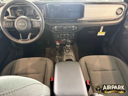 New 2025 Jeep Gladiator Sport AWD/4WD image 25