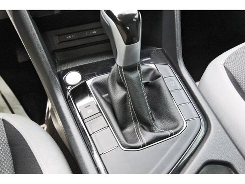 Certified 2024 Volkswagen Taos S w/ MDO Package FWD image 28
