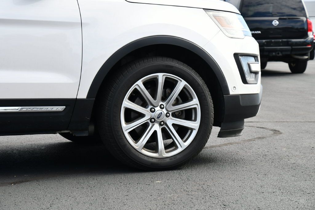 Used 2017 Ford Explorer Limited w/ Equipment Group 301A AWD/4WD image 9