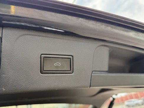 Used 2021 Volkswagen Atlas SEL Premium image 27