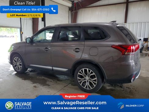 Used 2017 Mitsubishi Outlander AWD image 3