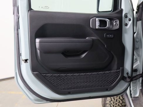 Used 2024 Jeep Wrangler Unlimited Rubicon image 20