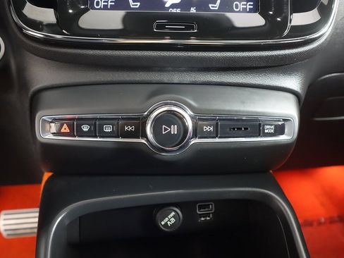 Used 2021 Volvo XC40 T5 R-Design image 50