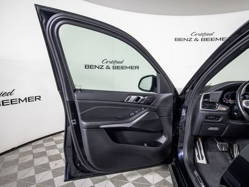 Used 2022 BMW X5 xDrive40i w/ M Sport Package AWD/4WD image 17