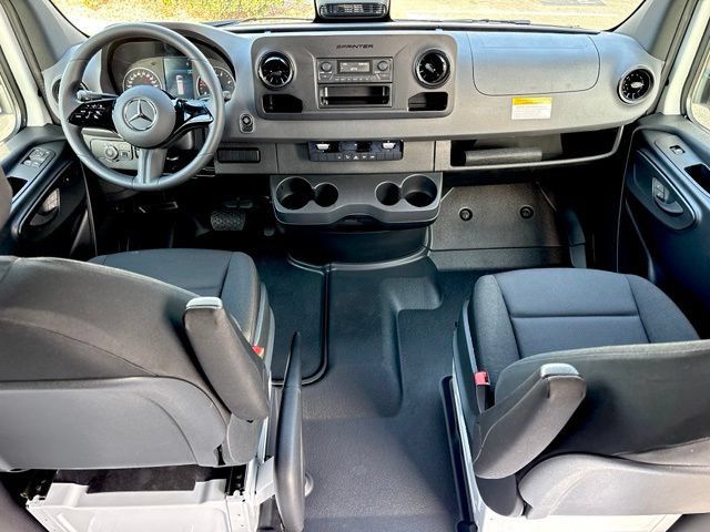 Used 2026 Mercedes-Benz Sprinter 2500 image 24