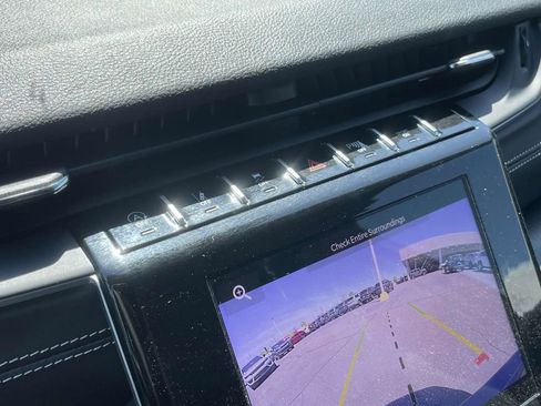 Certified 2025 Jeep Grand Cherokee Laredo w/ Trailer Tow Package image 39