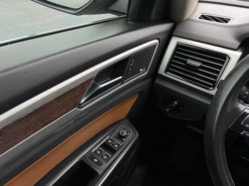 Used 2019 Volkswagen Atlas SEL Premium AWD/4WD image 22
