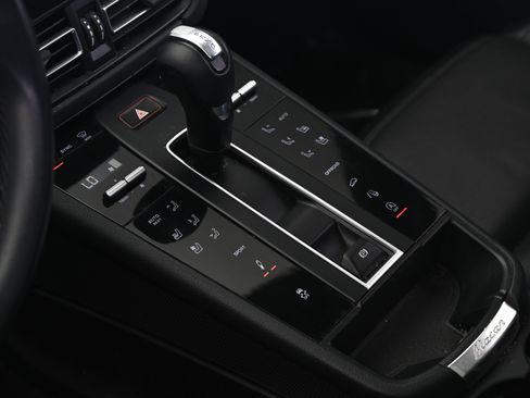 Certified 2023 Porsche Macan S AWD/4WD image 34