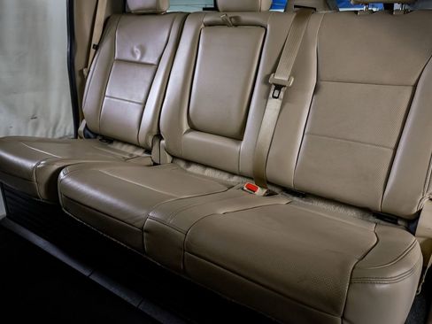 Used 2017 Ford F250 Lariat w/ Chrome Package image 31