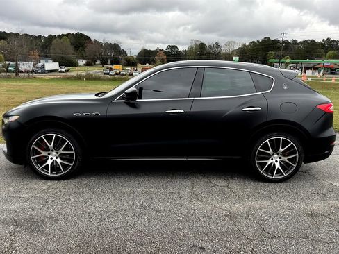 Used 2017 Maserati Levante S AWD/4WD image 11