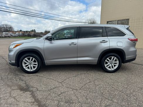 Used 2016 Toyota Highlander LE image 5