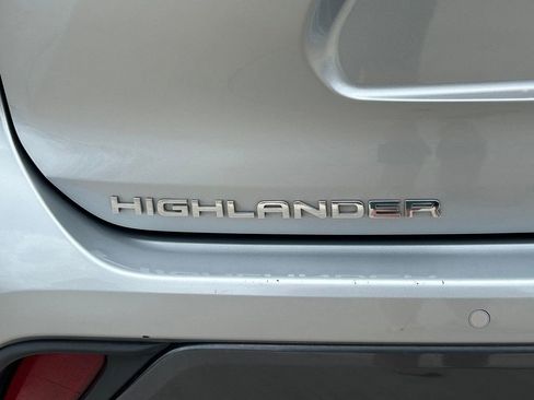 Used 2022 Toyota Highlander Limited image 13