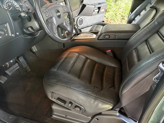 Used 2005 HUMMER H2 w/ Preferred Equipment Group AWD/4WD image 12