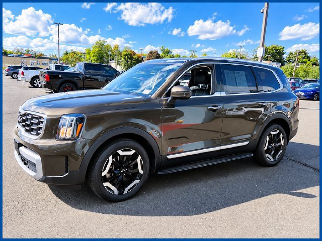 Used 2024 Kia Telluride S w/ S Sunroof Package AWD/4WD image 1