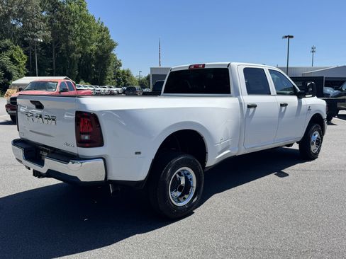 New 2026 RAM 3500 Tradesman w/ Chrome Appearance Group A AWD/4WD image 5