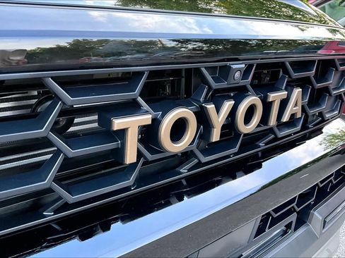 Certified 2025 Toyota 4Runner Trailhunter AWD/4WD image 28