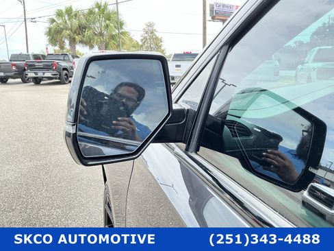 Used 2019 Cadillac Escalade Premium Luxury RWD image 10