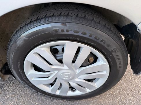 Used 2017 Honda Fit LX image 41