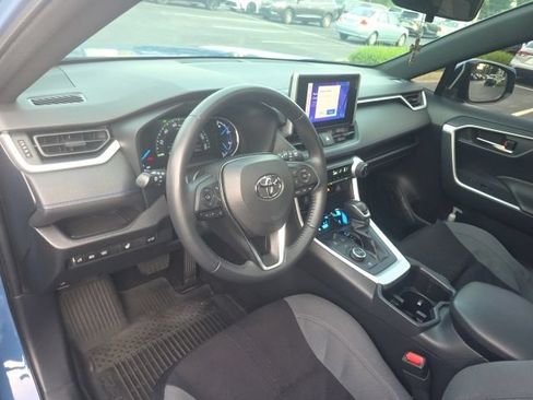Used 2023 Toyota RAV4 SE w/ Convenience Package AWD/4WD image 14