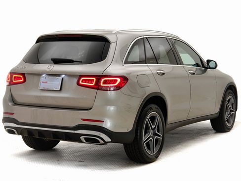 Used 2021 Mercedes-Benz GLC 300 image 3