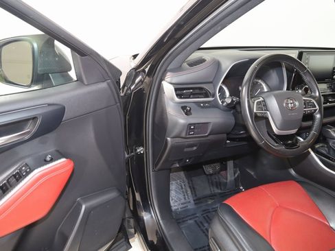 Used 2022 Toyota Highlander XSE image 49