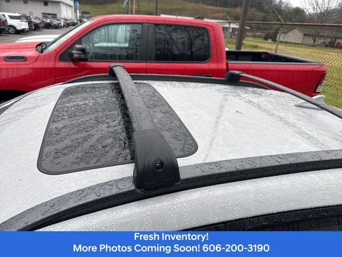 Used 2023 Hyundai Kona Limited image 12