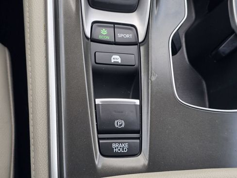 Used 2018 Honda Accord Touring image 21