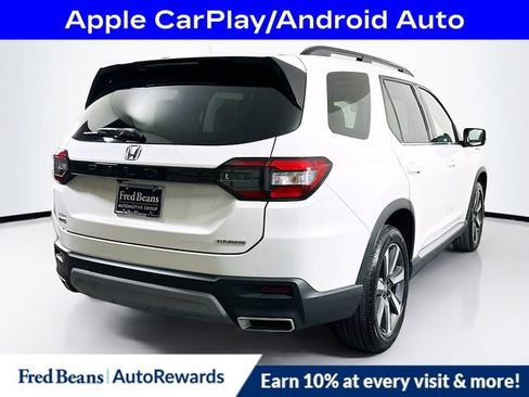 Used 2025 Honda Pilot Touring image 9