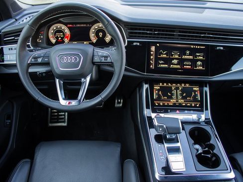 Used 2025 Audi SQ7 Prestige image 13