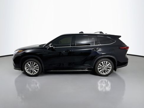 Used 2026 Toyota Highlander Platinum AWD/4WD image 4
