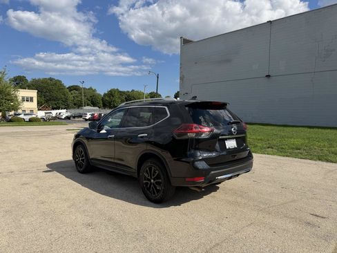 Used 2020 Nissan Rogue SV AWD/4WD image 5