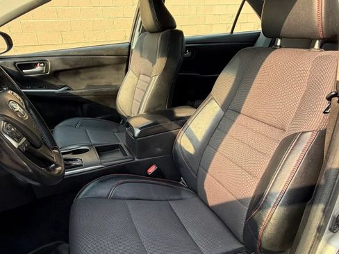 Used 2017 Toyota Camry SE FWD image 11