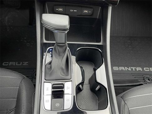 Used 2024 Hyundai Santa Cruz SE image 9