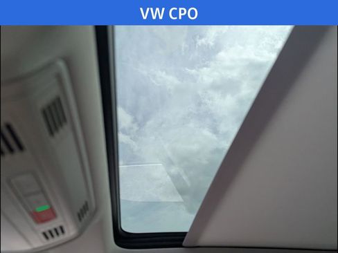 Certified 2023 Volkswagen Taos SE w/ Panoramic Sunroof Package image 20