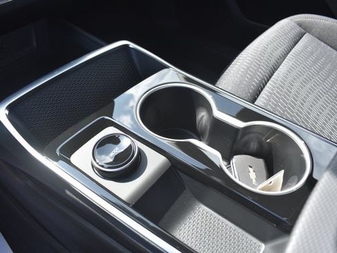 New 2027 Chevrolet Equinox LT w/ LPO, Floor Liner Package FWD image 27