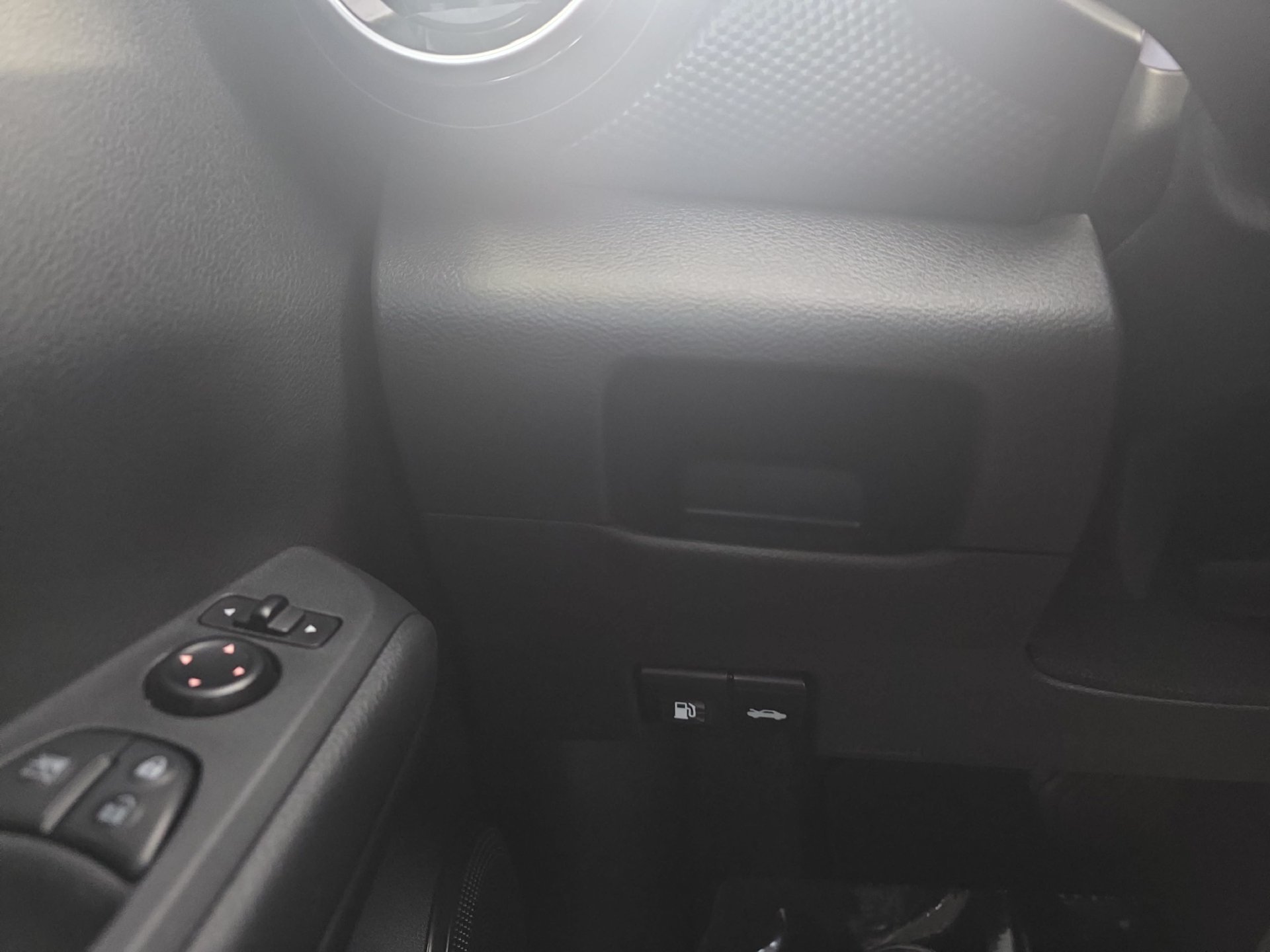 Used 2024 Nissan Kicks SV w/ Exterior Package FWD image 20