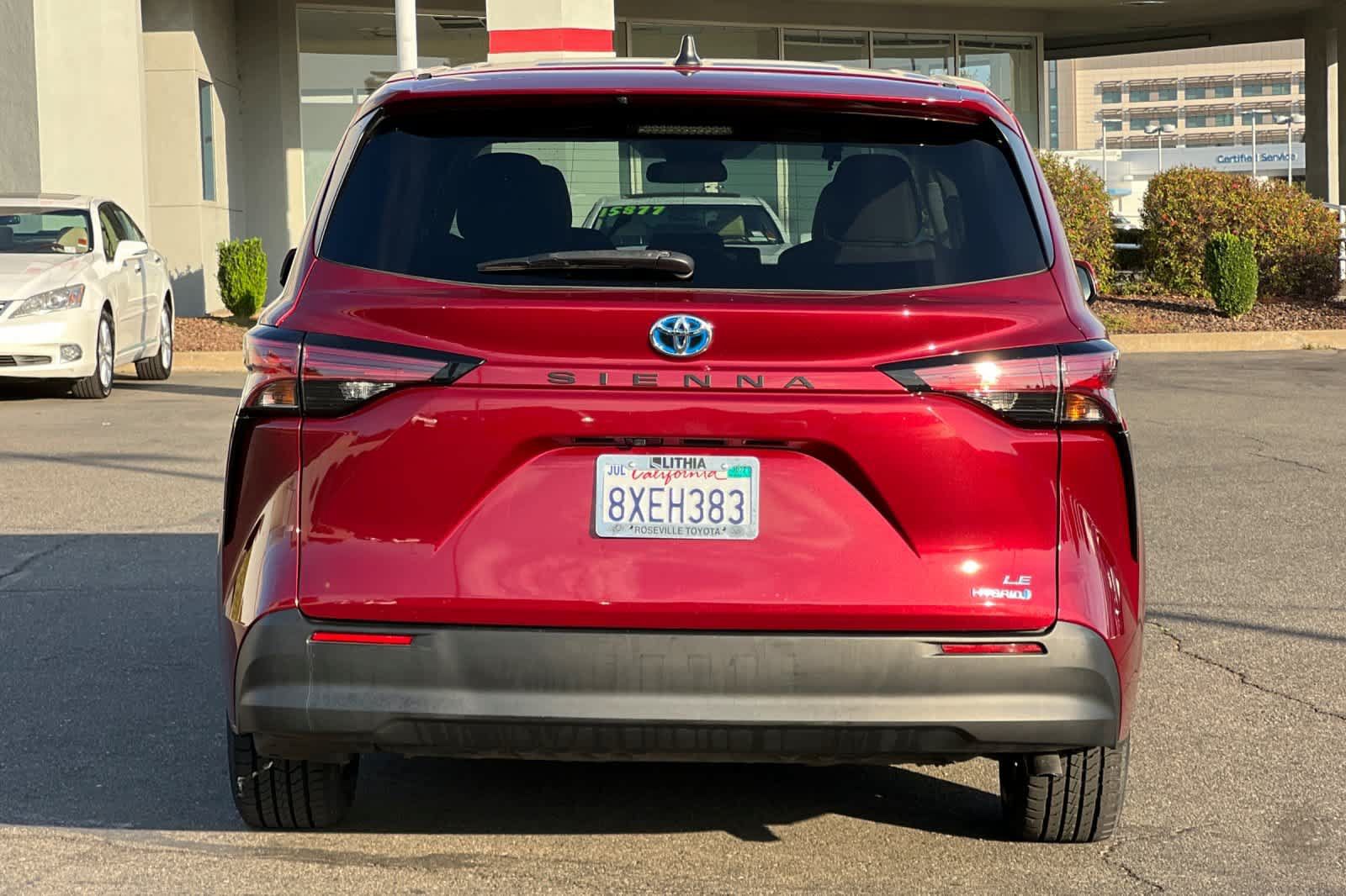 Certified 2021 Toyota Sienna LE FWD image 8