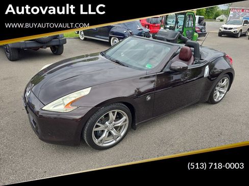 Used 2010 Nissan 370Z Touring w/ Sport Pkg RWD image 1
