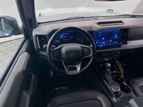 Used 2023 Ford Bronco Badlands image 22