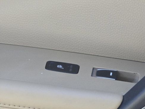 Used 2015 Hyundai Azera Limited image 9