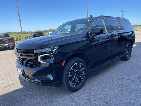 Used 2023 Chevrolet Suburban RST image 4