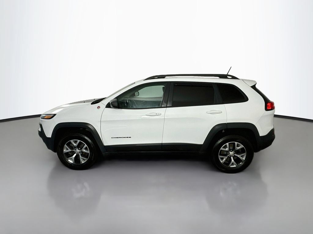 Used 2018 Jeep Cherokee Trailhawk AWD/4WD image 4