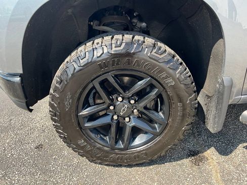 Used 2020 Chevrolet Silverado 1500 LT Trail Boss AWD/4WD image 38