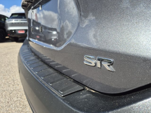 Used 2019 Nissan Kicks SR w/ SR Premium Package FWD image 21
