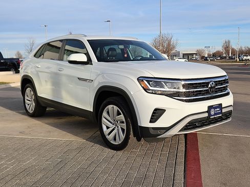 Certified 2023 Volkswagen Atlas Cross Sport SE image 4