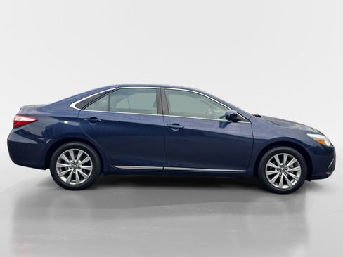 Used 2017 Toyota Camry XLE FWD image 7
