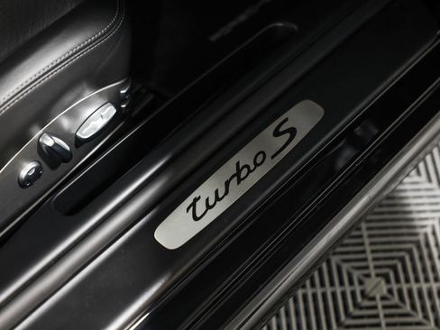 Used 2011 Porsche 911 Turbo S image 22